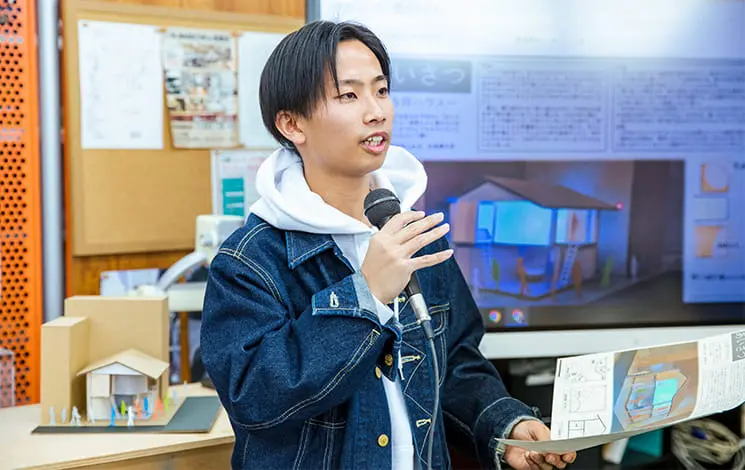 授業で設計課題のプレゼンに挑戦