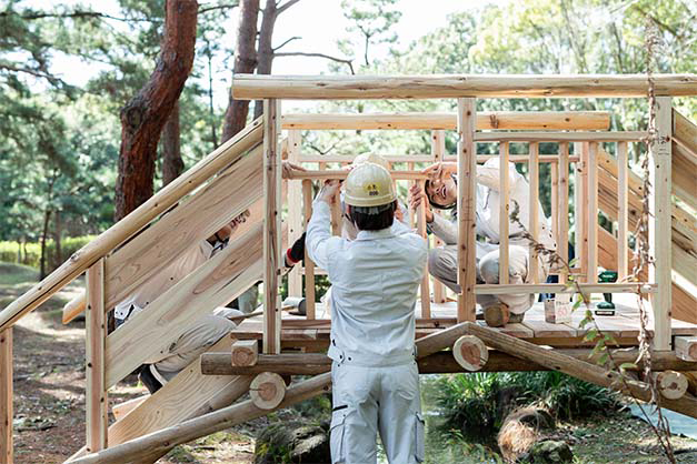 大工技能学科：万博記念公園の景観課題に挑む！園内に「ダ・ヴィンチの橋」を制作