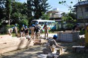 photo: 大工技能ものづくり学科2年生・棟上骨組みを幼稚園に移設