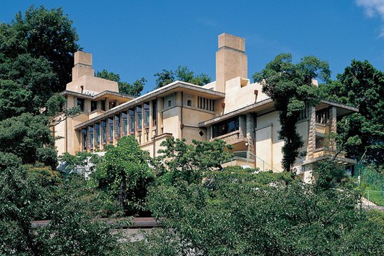 photo: インテリアデザイン学科（2年）・学外授業「名建築を訪ねて」