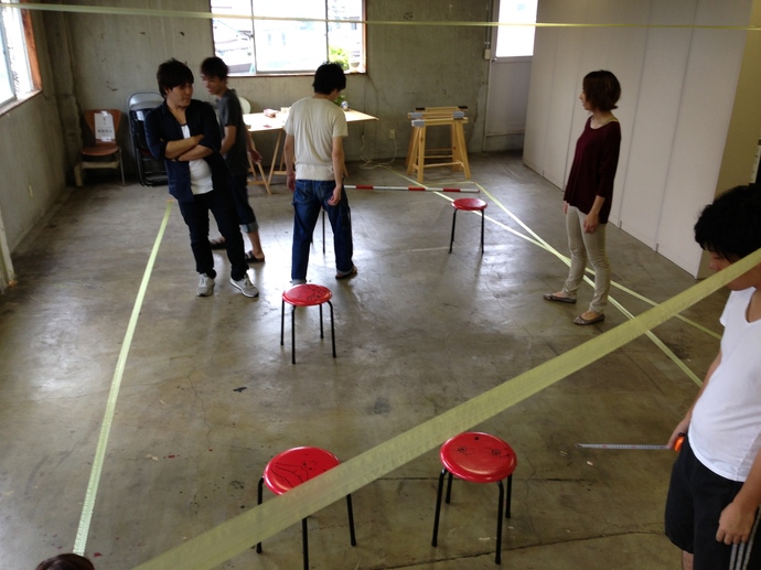 photo: 作品展示会準備中！　─入学後４ヶ月の成長を発信─