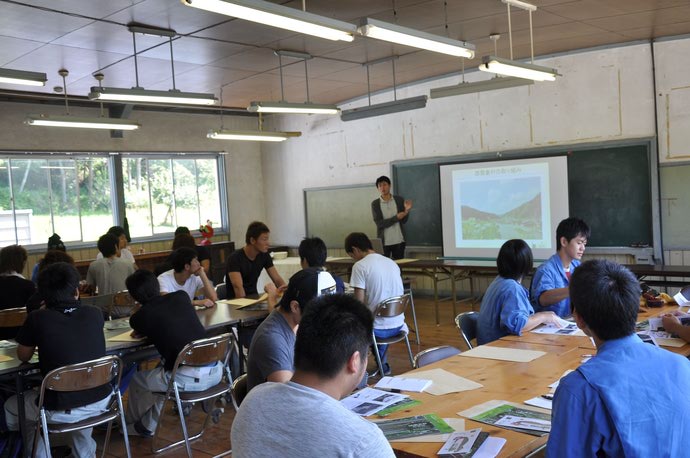 photo: 2年生日帰り学外実習　「岡山県西粟倉村・森の学校」