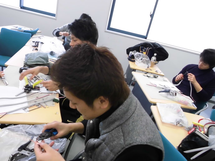photo: 建築設備学科1年 電気実習1
