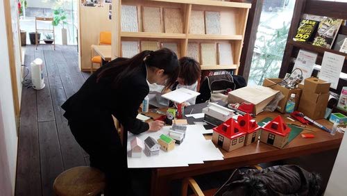 photo: 「休み返上！企業で勉強しています！」企業研修レポート