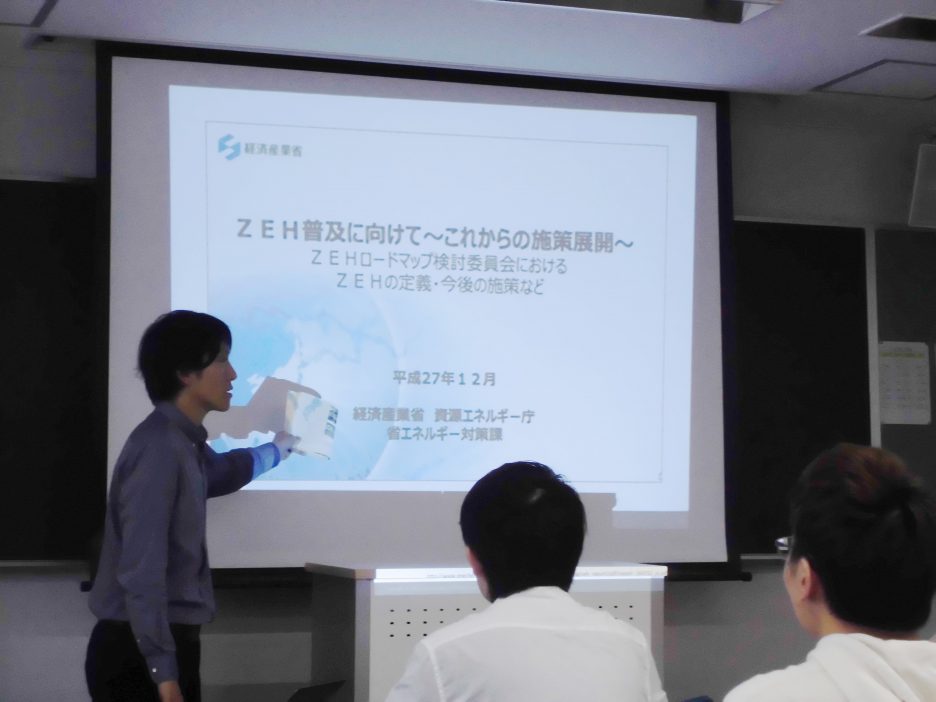 photo: １年生　設備環境デザイン概論＆実験2