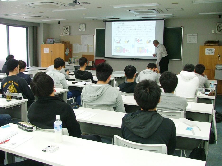 photo: 2年生（施工専攻技術コ－ス）小型建設機械運転免許技能講習会開催！