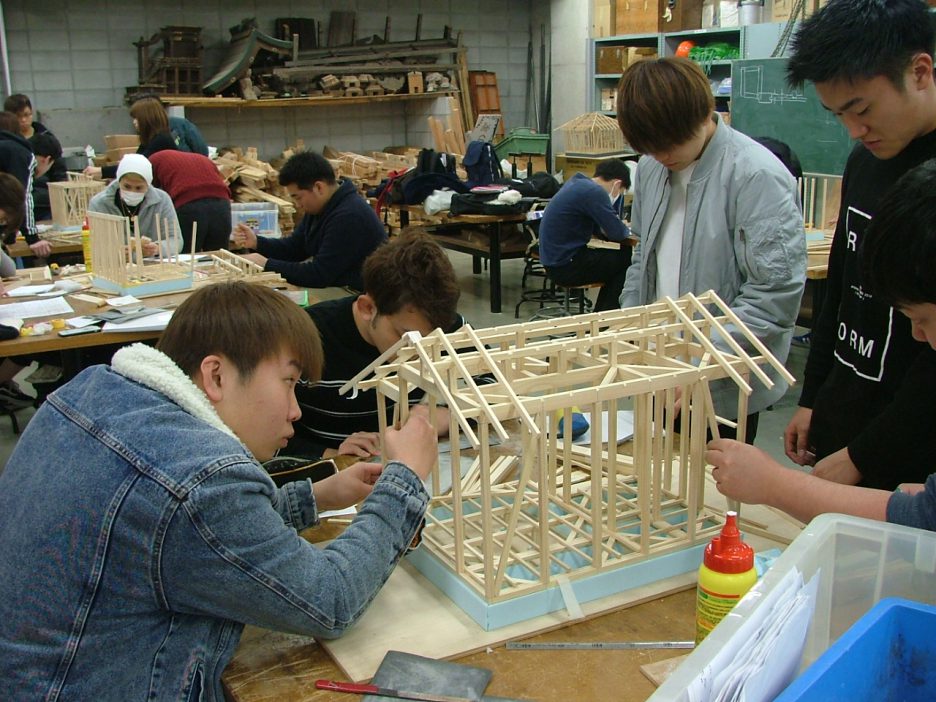 photo: 建築学科　施工専攻　軸組模型製作が完成しました！