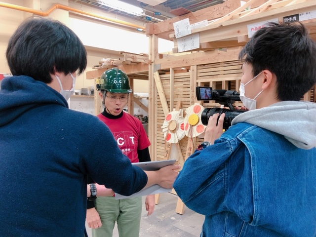 photo: 大工技能学科教員 金子先生がロケ道具作成に協力&テレビ放映されます!