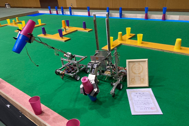 小学生から社会人まで参加するつやまロボコンで技術賞・3位入賞